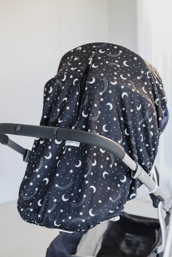 Short naps in pram — how darkness helps baby sleep better